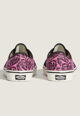 Authentic black-pink Closeup2