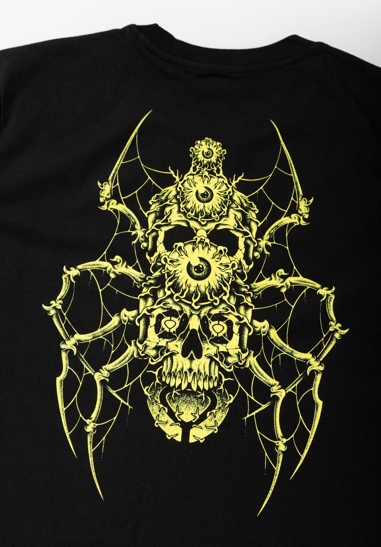 Trapped Tee black Rueckenansicht