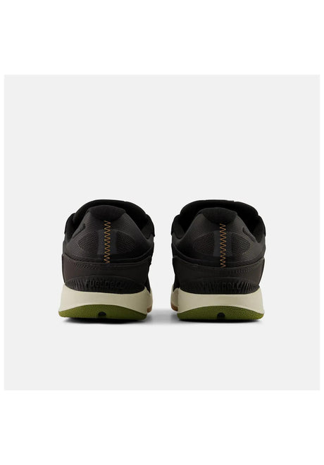 1010 Tiago Lemos black-olive Closeup2