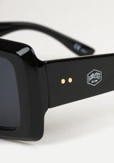 Enni black-black-black Closeup1