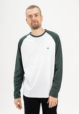 Auris rainforest-white Closeup1