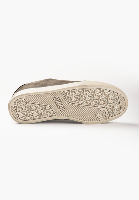 Lopez 50 SE x Manhole tarmac-cement Closeup1