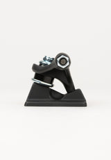 144 Stage 11 Blackout black Closeup1