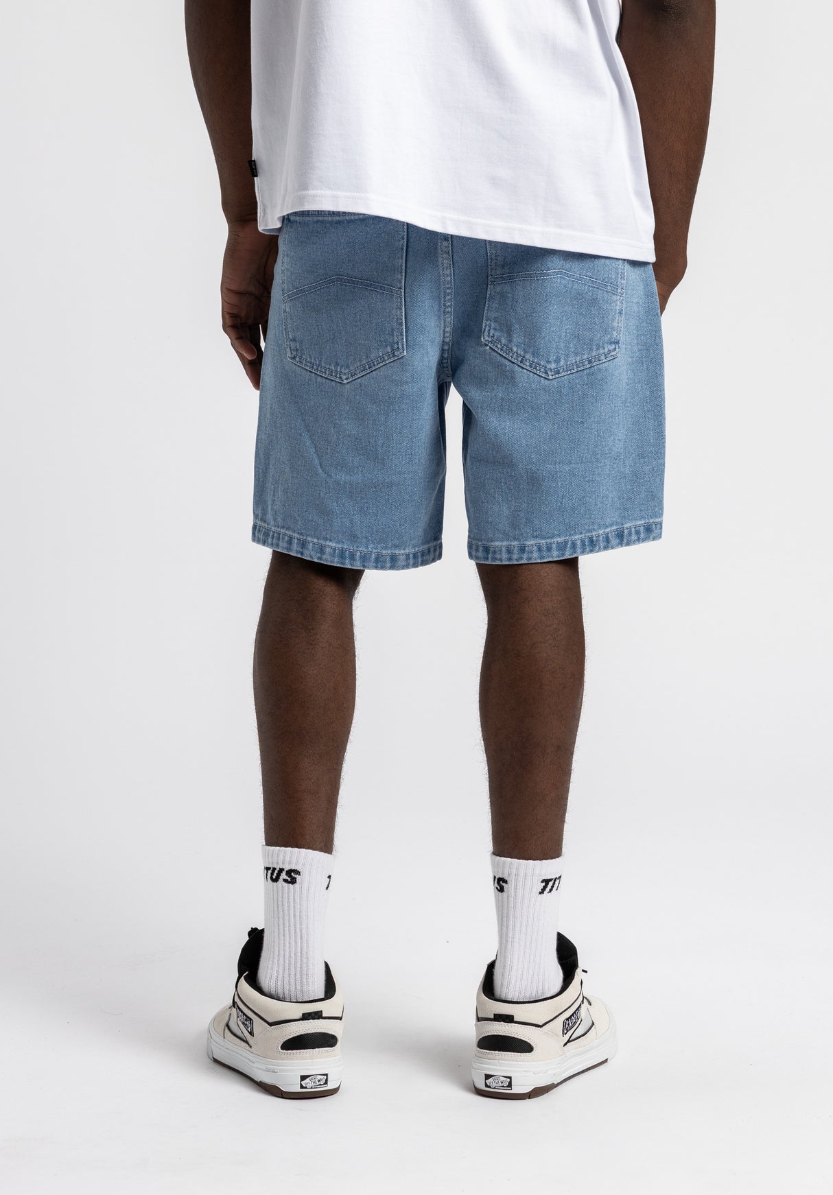 Frerik lightblue-denim Closeup1