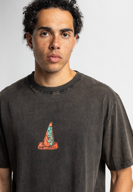 Pylone blackfaded Vorderansicht