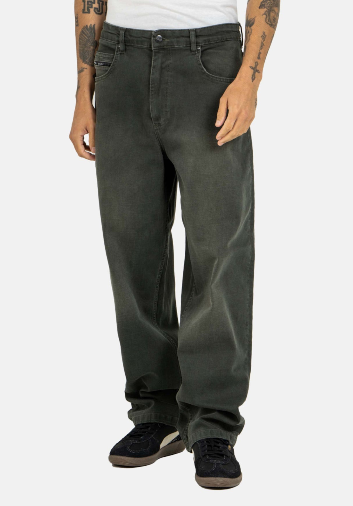 Baggy dirtygreen Vorderansicht