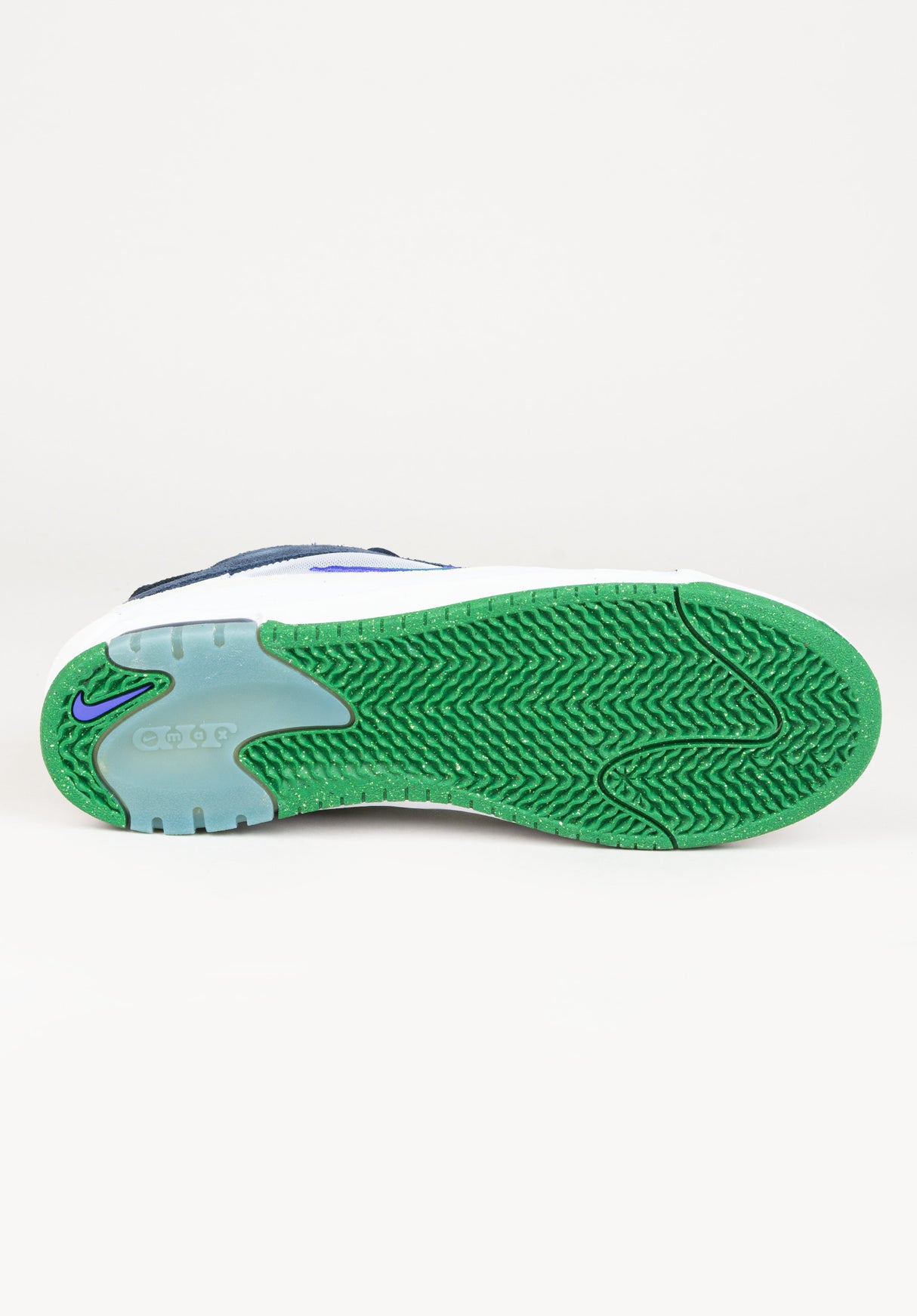 Ishod 2 white-persianviolet-obsidian-pinegreen Closeup1