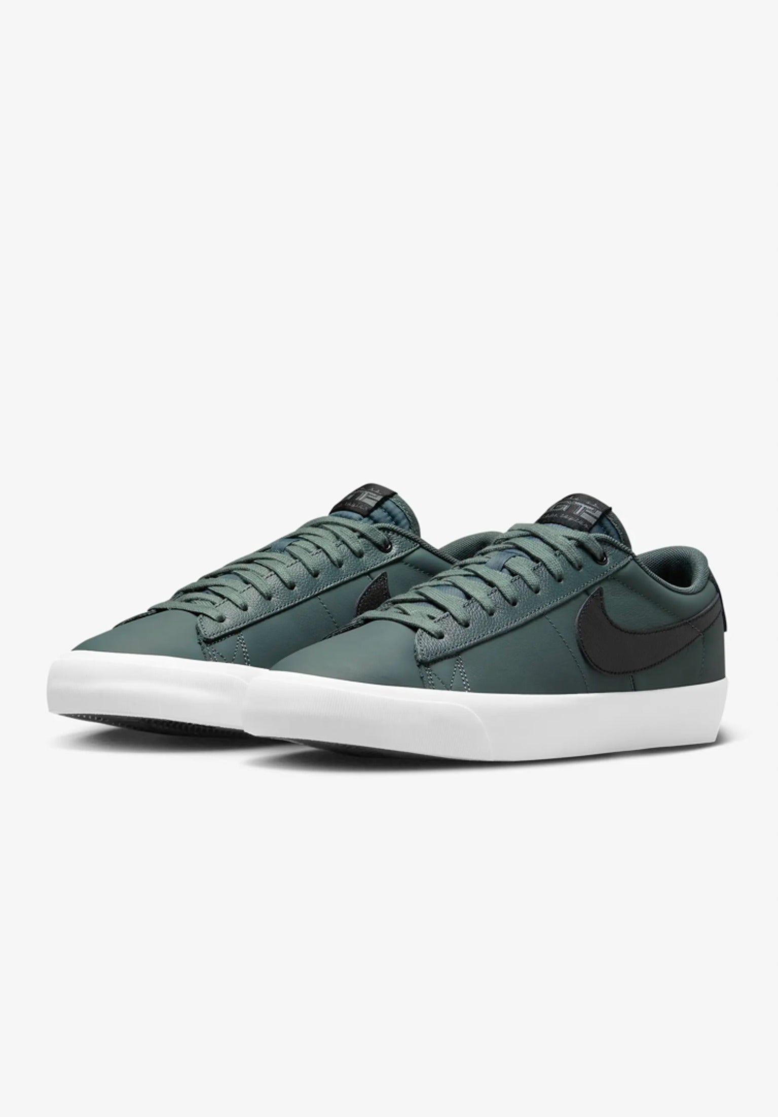 ◆正規品◆NIKE SB BLAZER LOW PRO GT VINTAGE GREEN◆関税込◆ nike-sb-blazer-low-pro-gt-