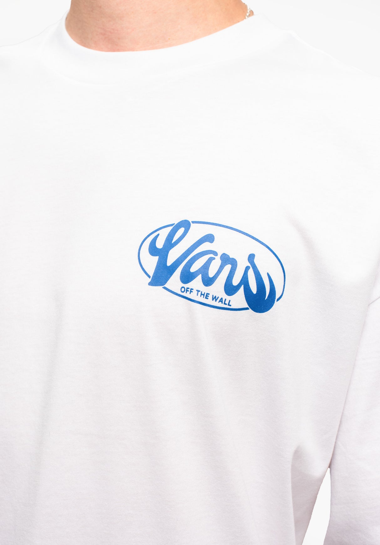 Global Line white Closeup1