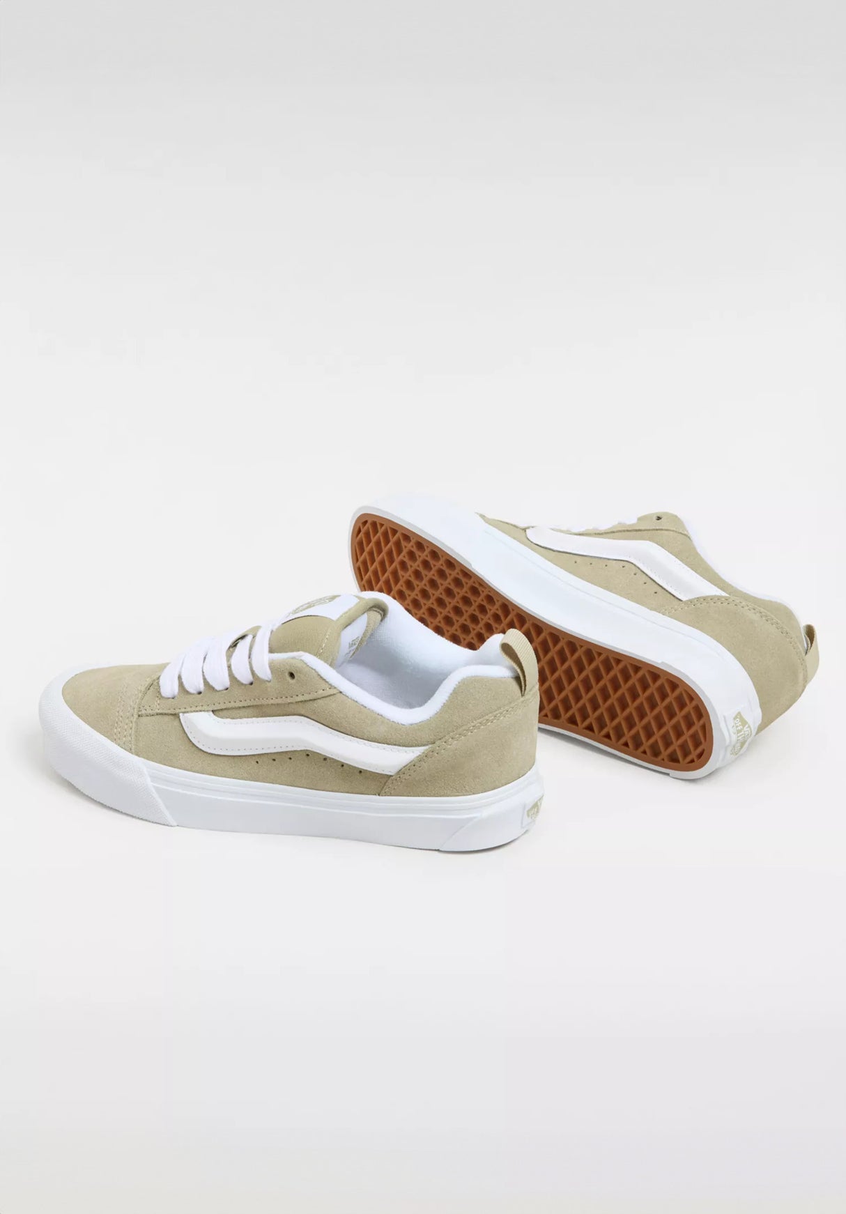 Knu Skool suedeelm Closeup1