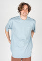 Left Chest Logo dustyblue Vorderansicht