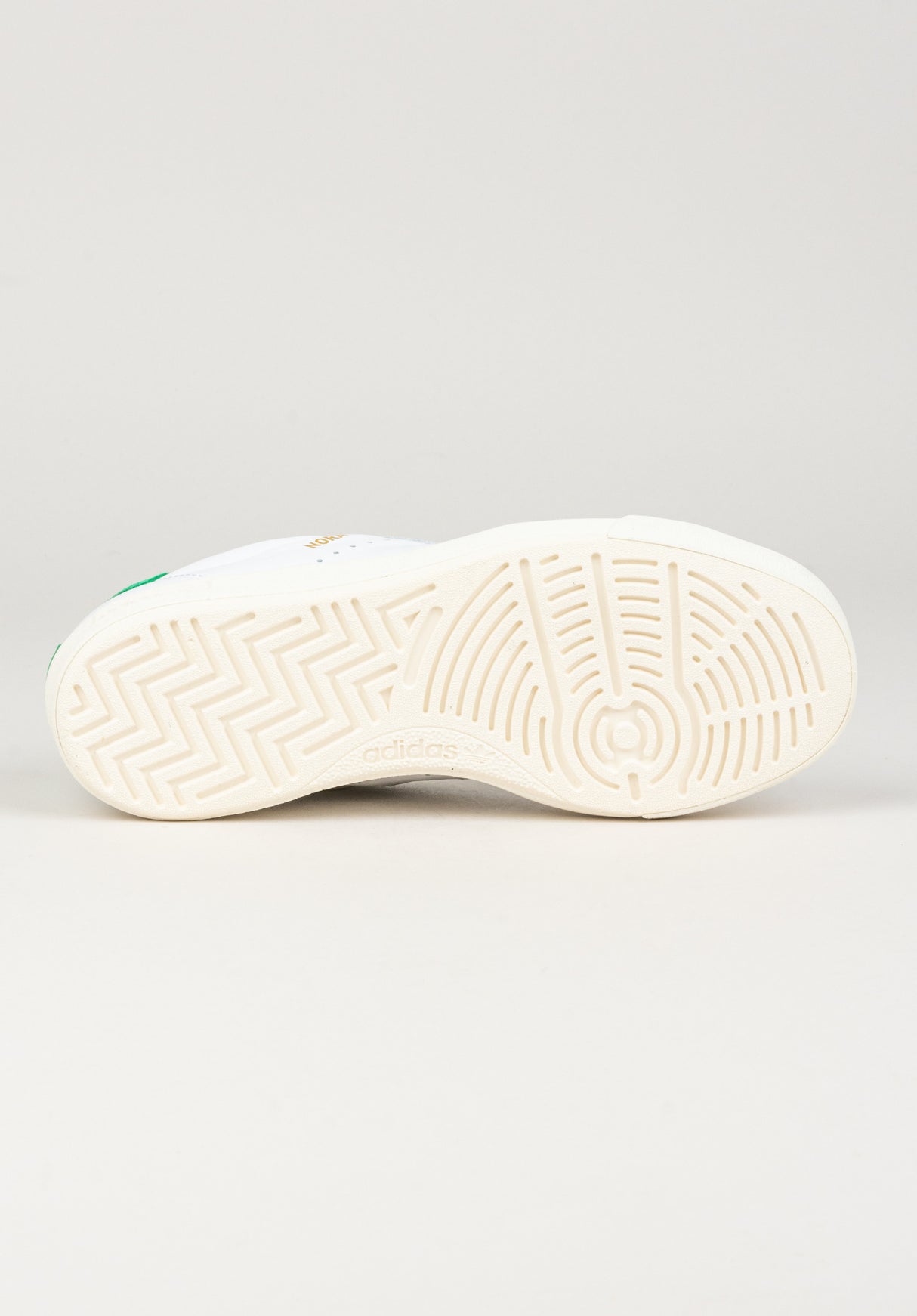 Nora ftwwhite-ftwwhite-white Closeup1