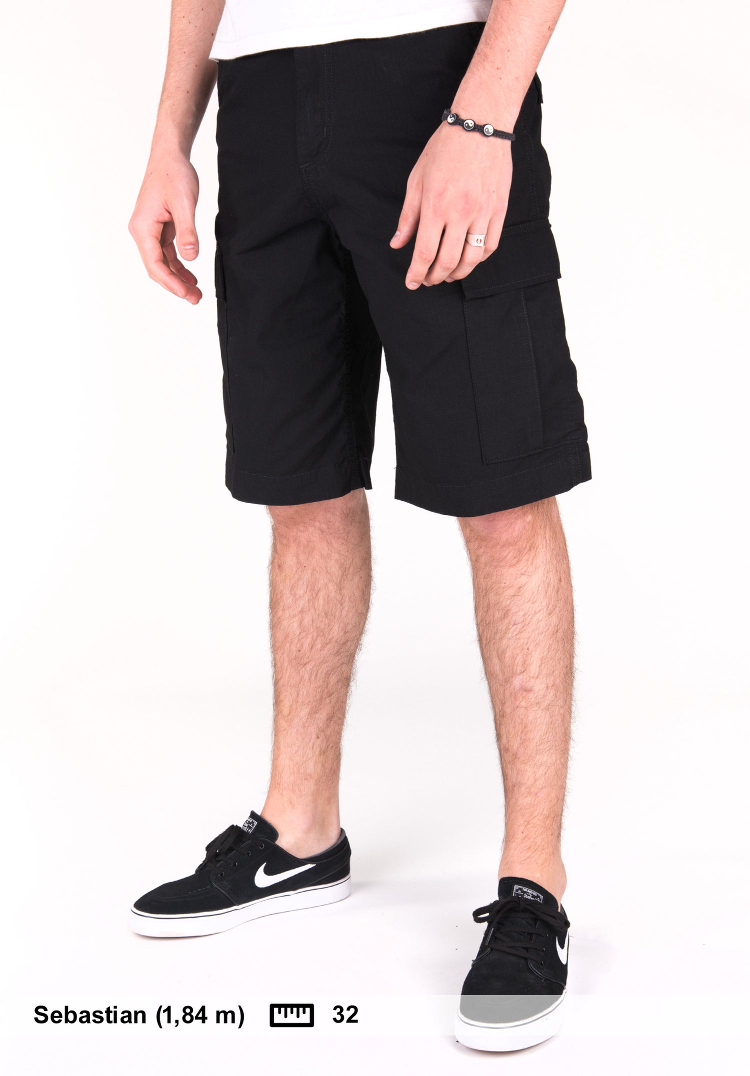 Regular Cargo Short blackrinsed Vorderansicht Zoom Image