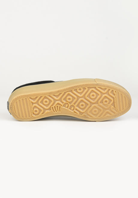 VM001 Suede Low black-gum Close-Up1