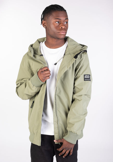 Noah|1,82|L