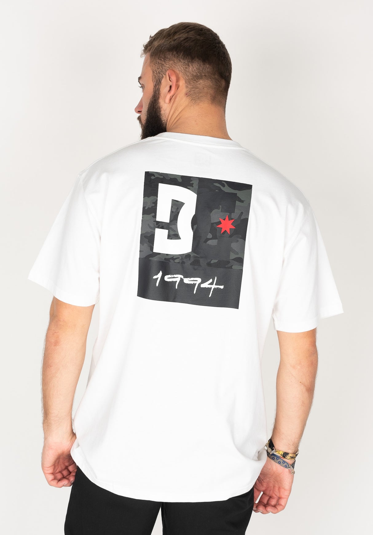 Split Star DC Shoes T-Shirt in white-black-camo for Men – TITUS