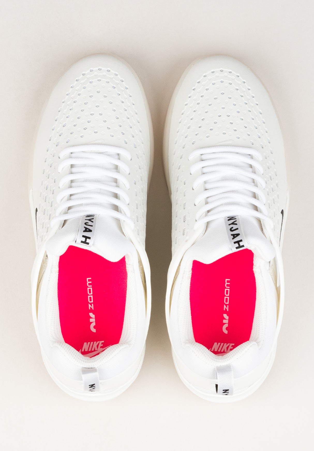 Zoom Nyjah 3 white-black-summitwhite-hyperpink Close-Up2