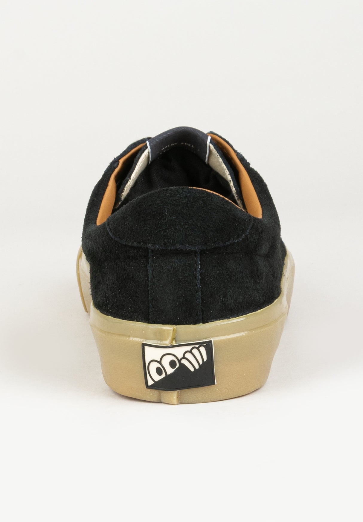 VM001 Suede Low black-gum Seitenansicht