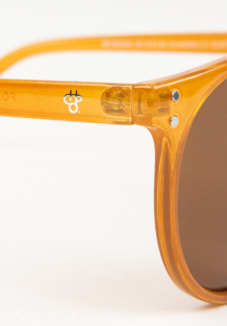 Byron X mustard-brown Close-Up1