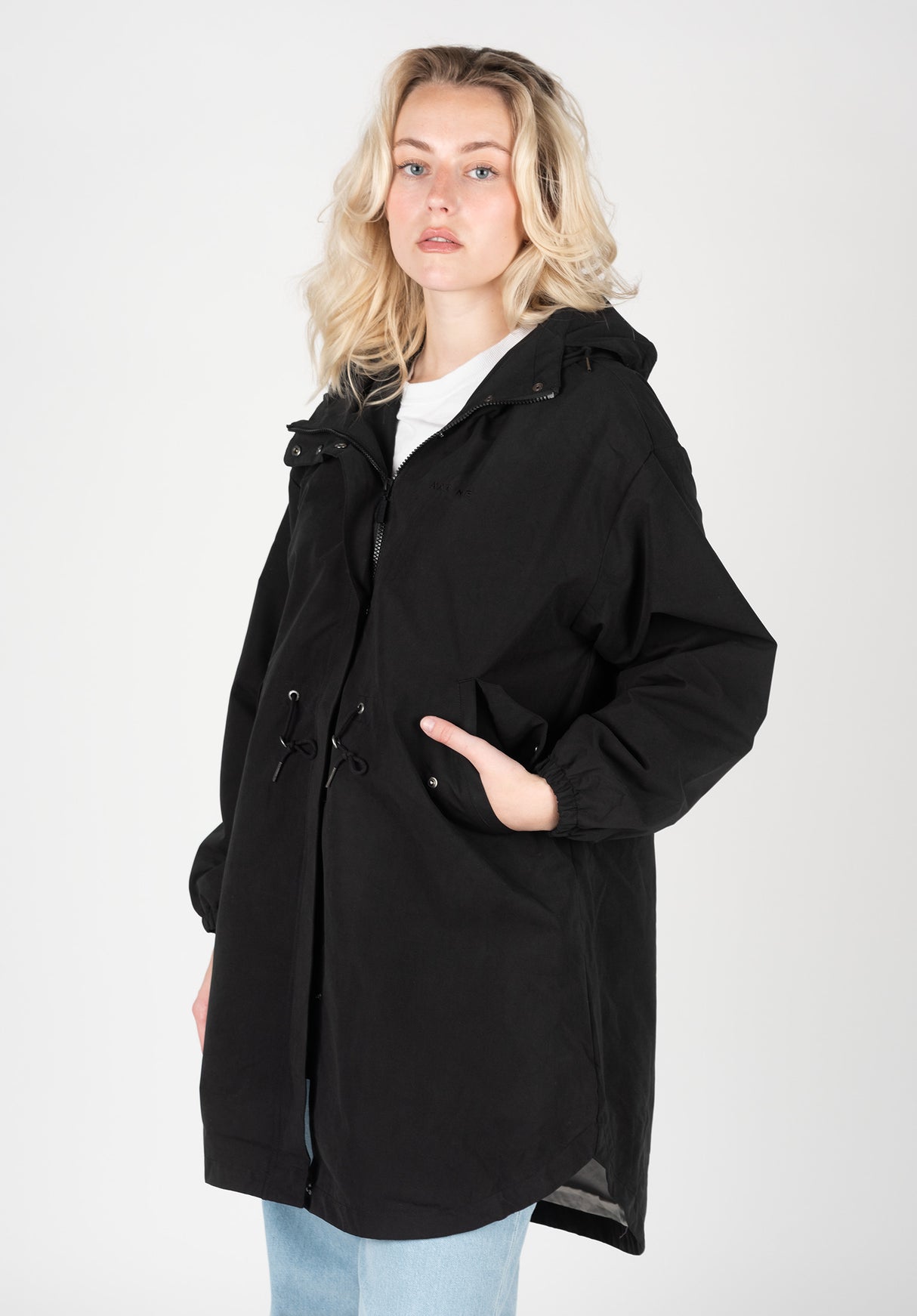 Ella Light Parka black Vorderansicht