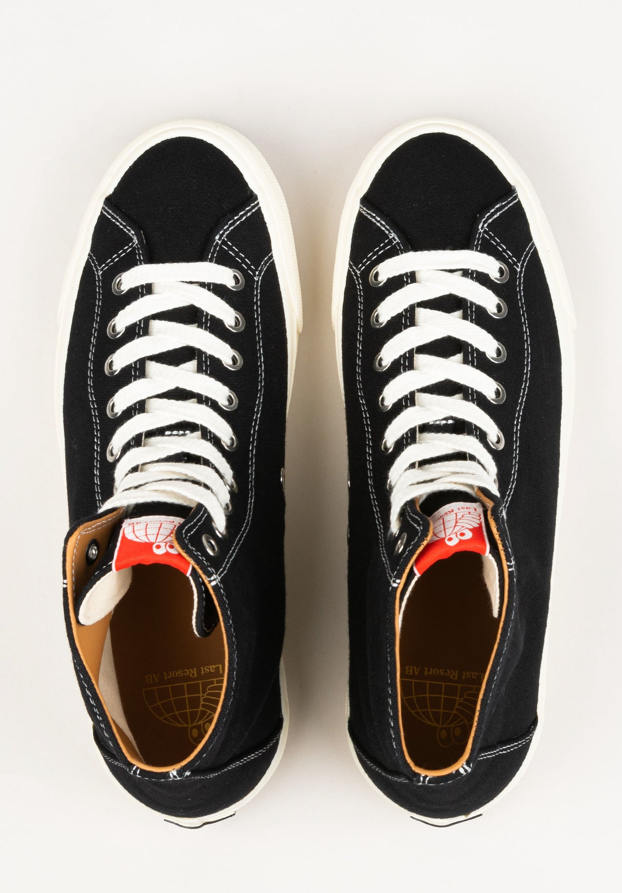 VM003 Canvas Hi black-white Close-Up2