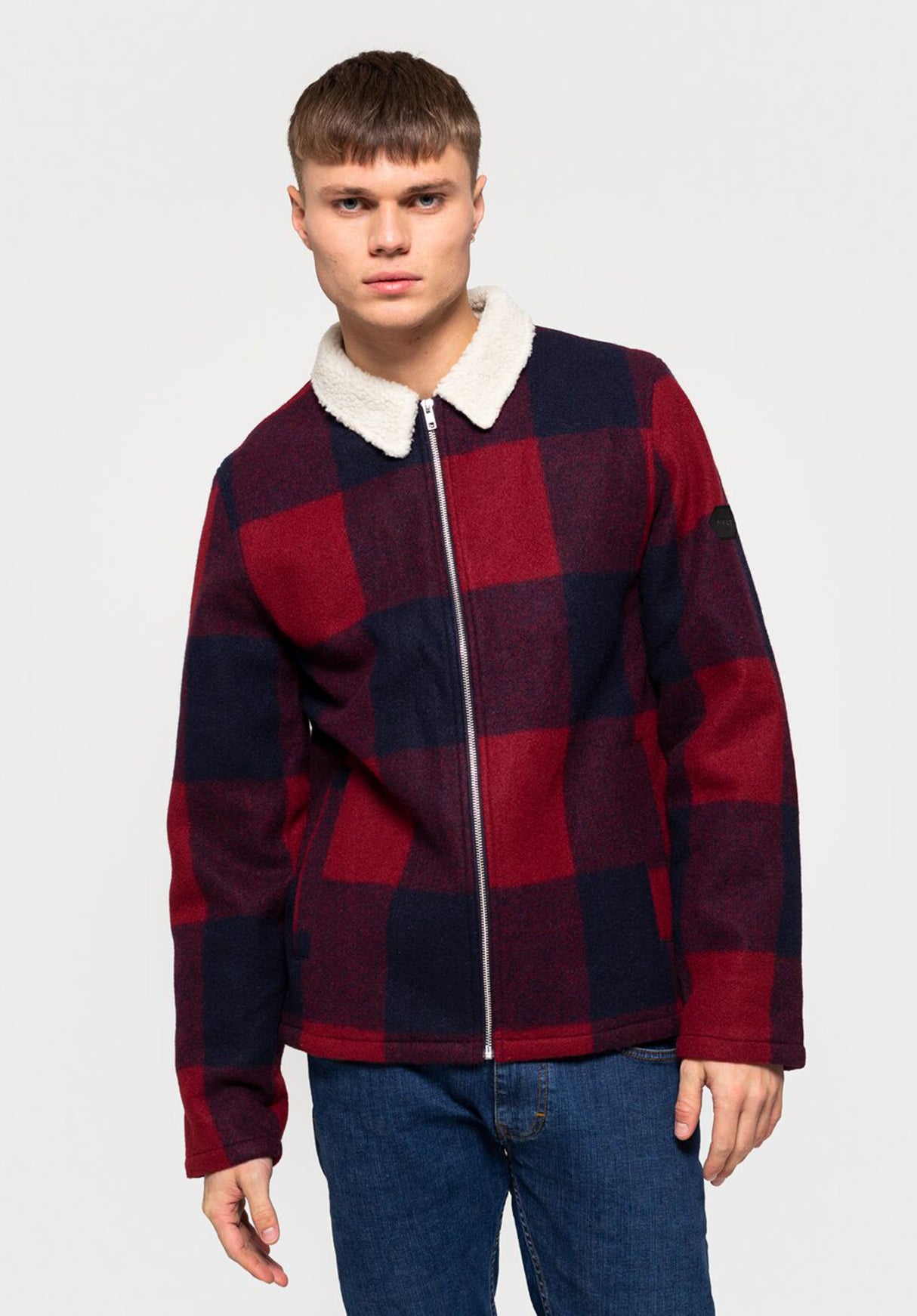 7657 Shirt Jacket red Vorderansicht
