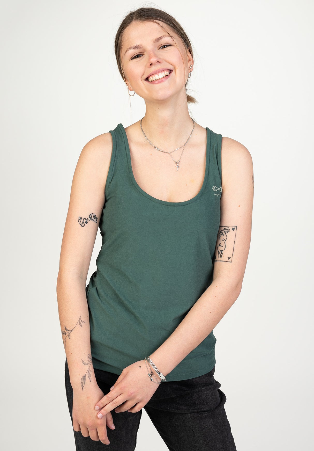 Neele|1.67|M