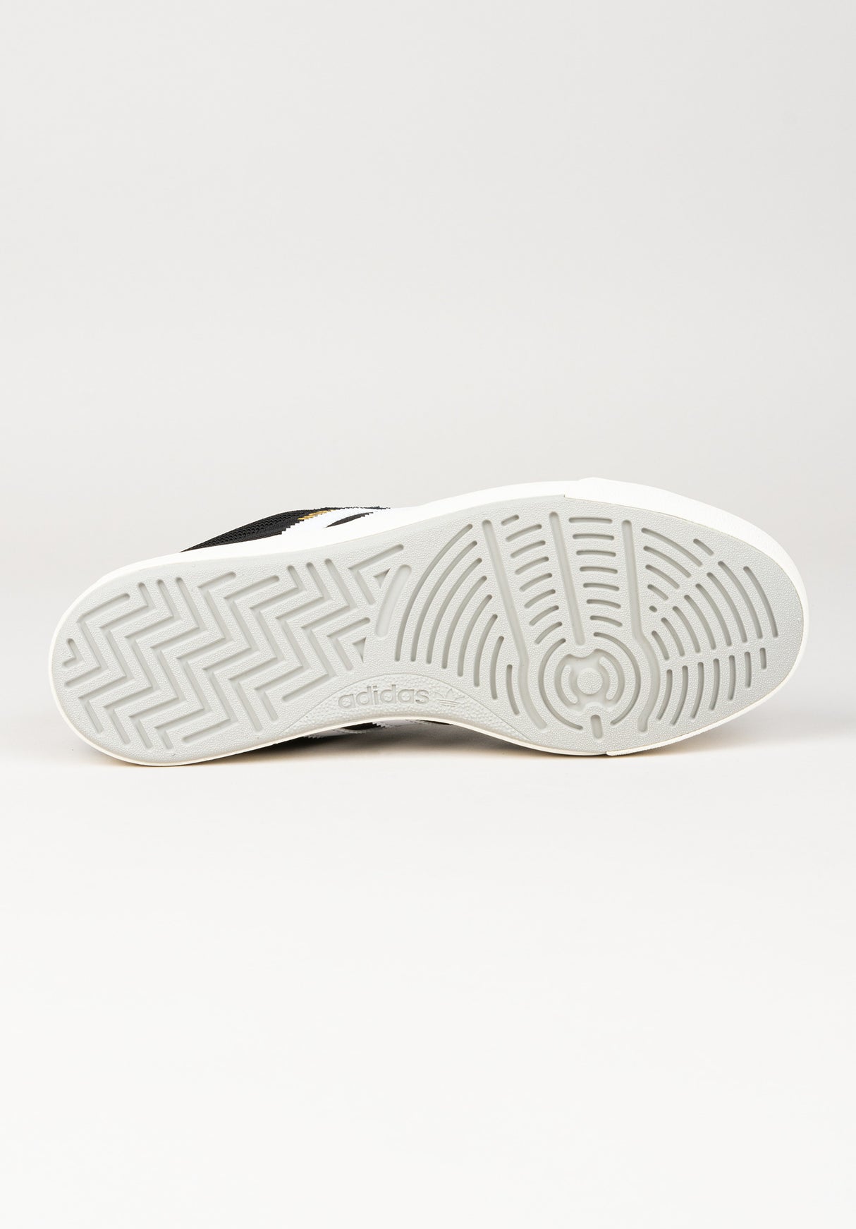 Nora coreblack-white-grey Close-Up1