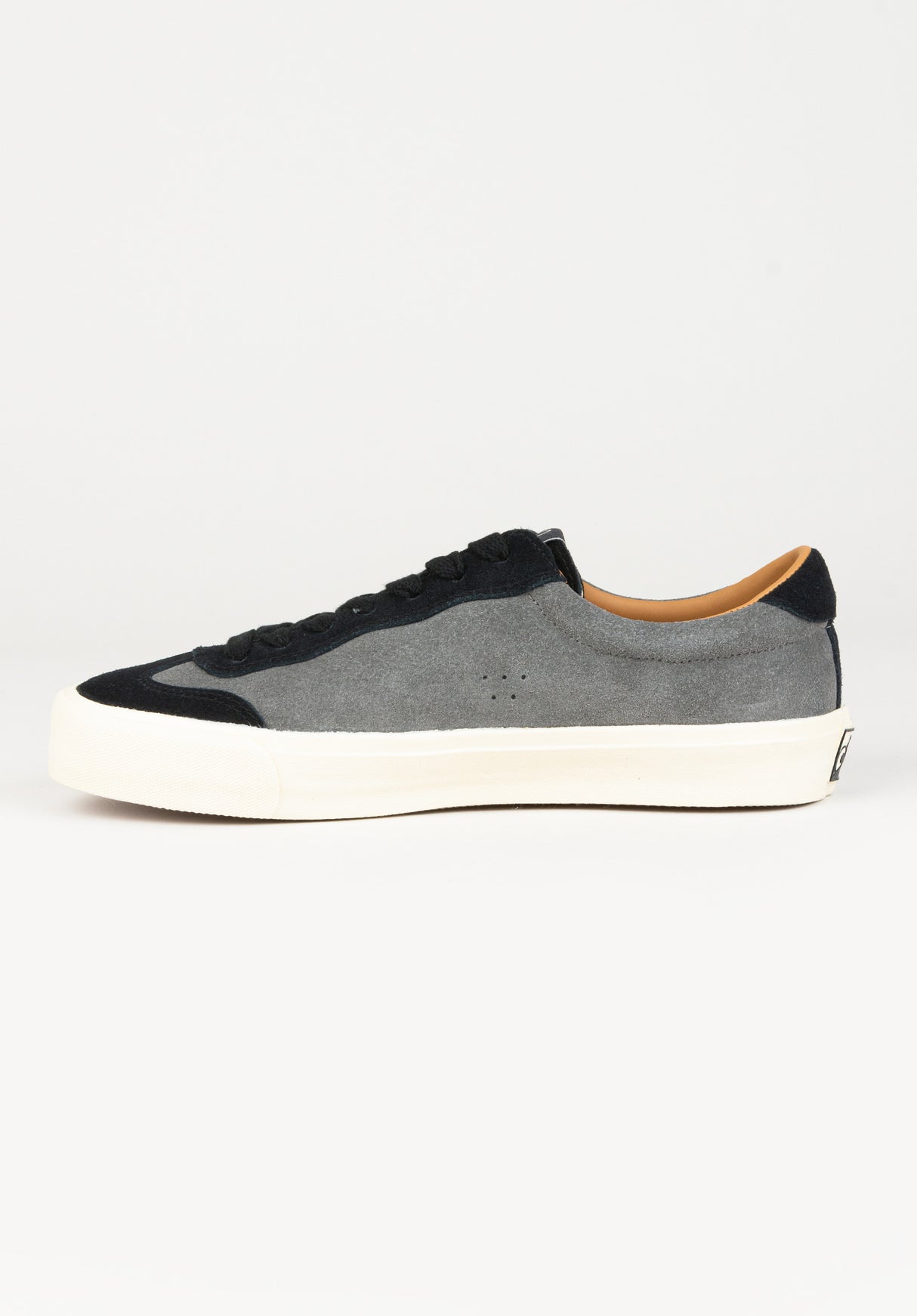 VM004 Milic Suede blackgraphite-white Oberansicht