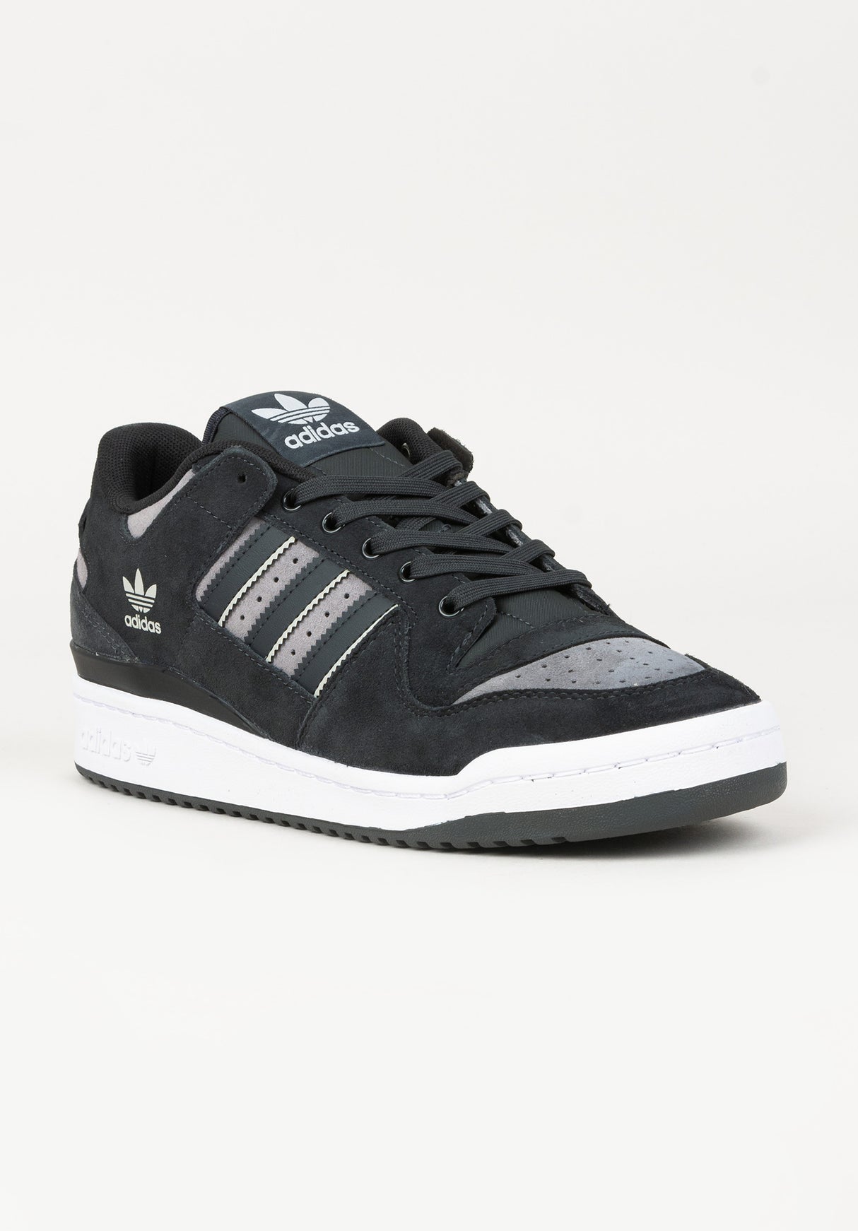 Forum 84 Low ADV adidas-skateboarding Mens Shoes in carbon-white