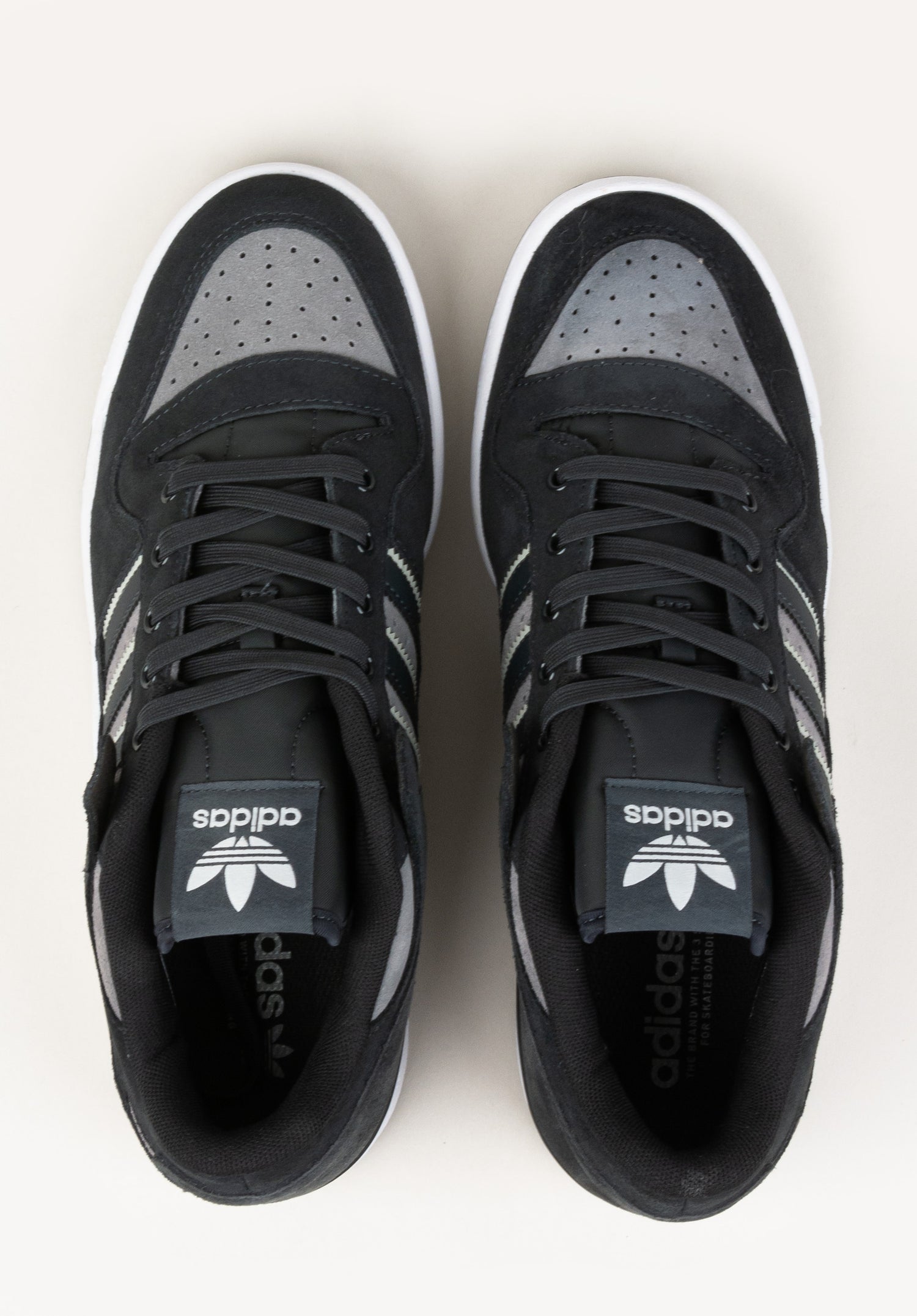 Forum 84 Low ADV adidas-skateboarding Mens Shoes in carbon-white-grey for men TITUS Forum 84 Low ADV adidas-skateboarding Mens Shoes in carbon-white-grey for men TITUS