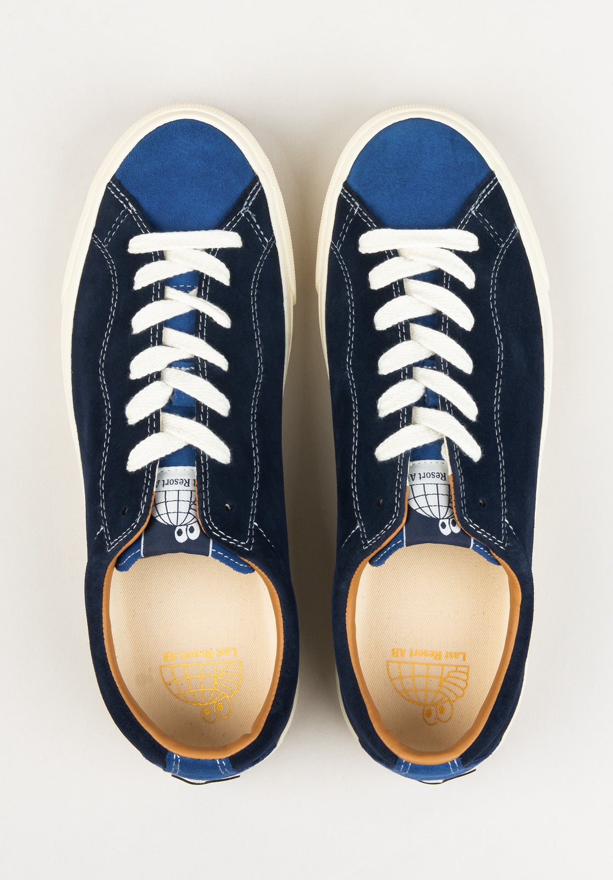 VM003 Suede Low duoblue-white Close-Up2