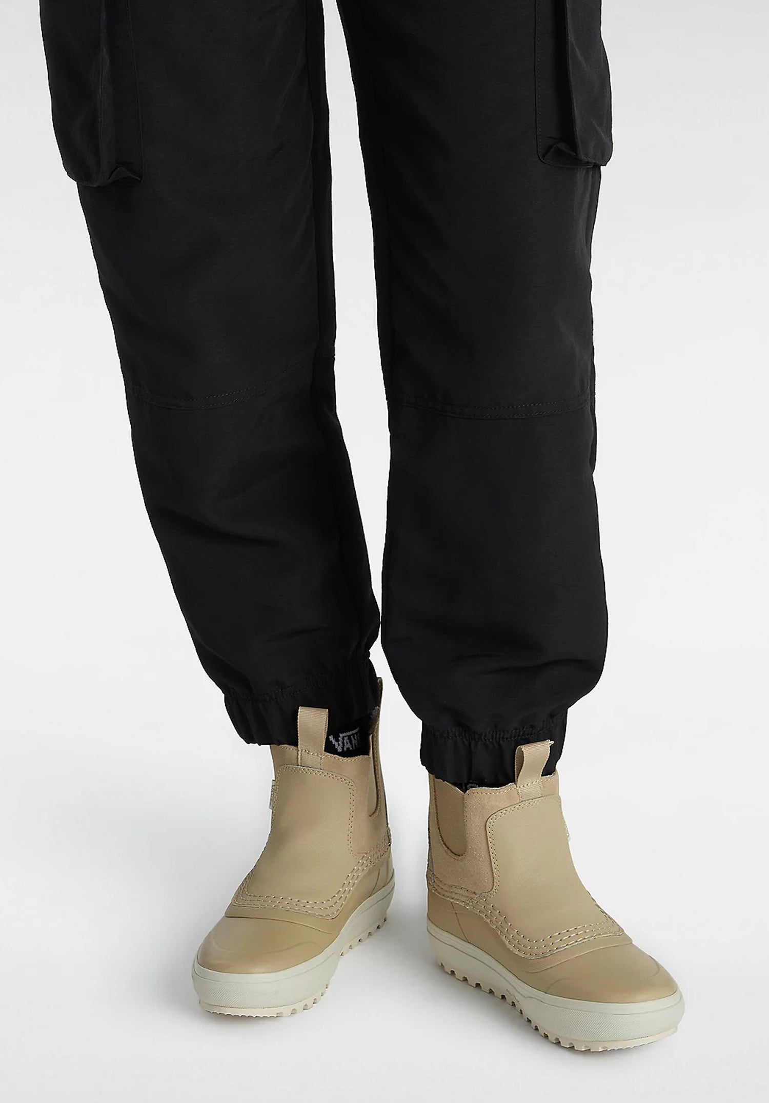 Standard Mid Chelsea MTE Waterproof Vans Womens Shoes in beige