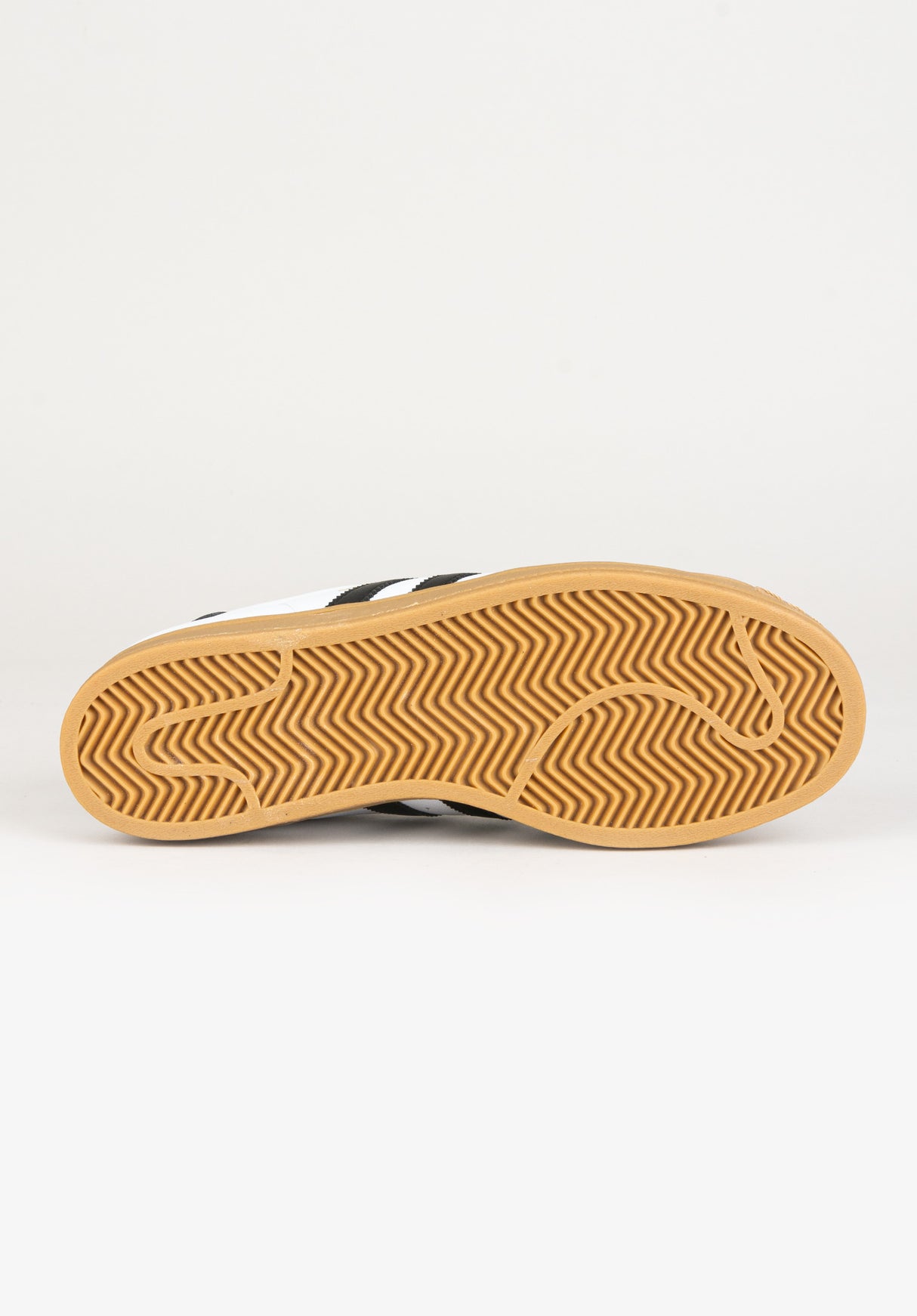 Superstar ADV white-coreblack-gum Closeup1