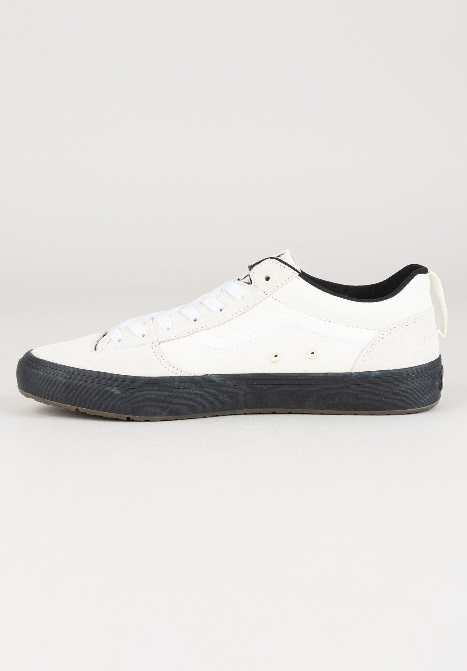 The Lizzie Vans Mens Shoes in vintagewhite black for c TITUS