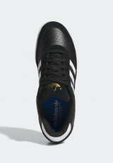 Tyshawn 2 coreblack-white-gum Closeup1