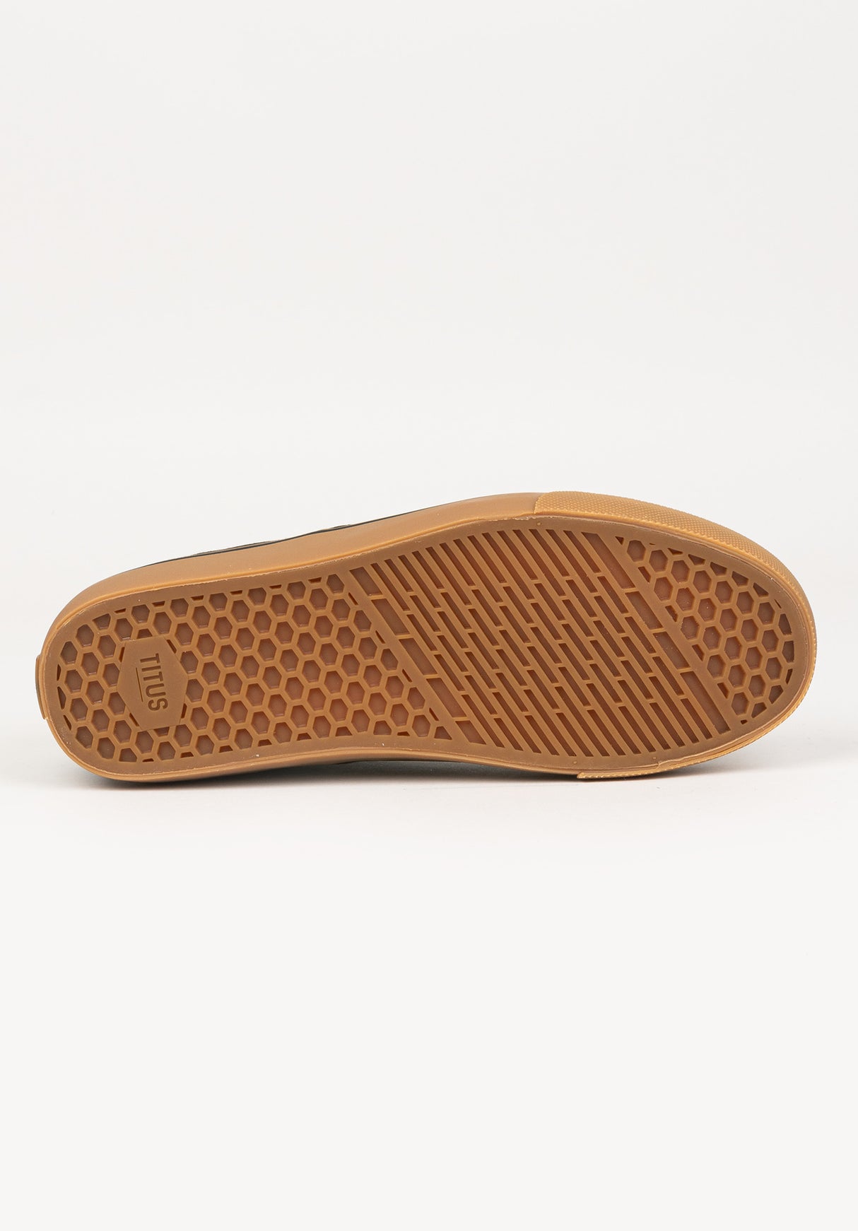 Clubman black-gum Close-Up1