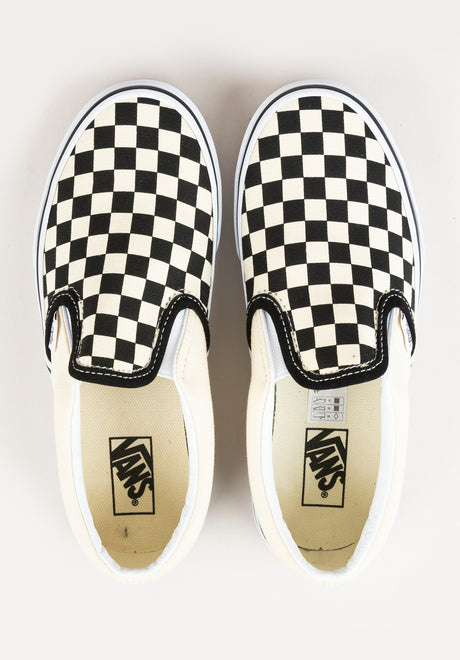 UY Classic Slip-On checkerboard black-white Close-Up2